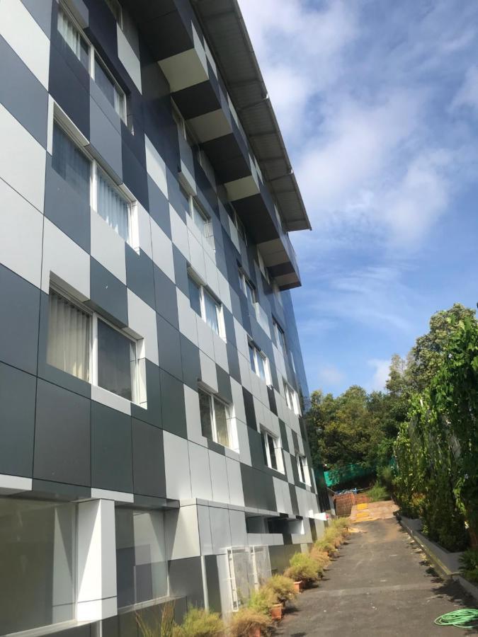 Hotel Niasha à Mangalore Extérieur photo
