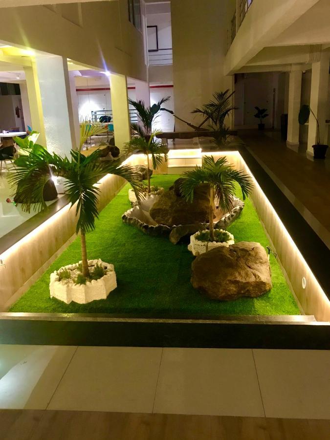 Hotel Niasha à Mangalore Extérieur photo