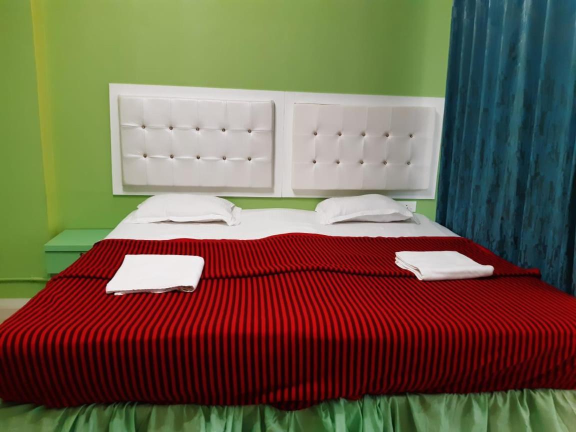 Hotel Niasha à Mangalore Extérieur photo