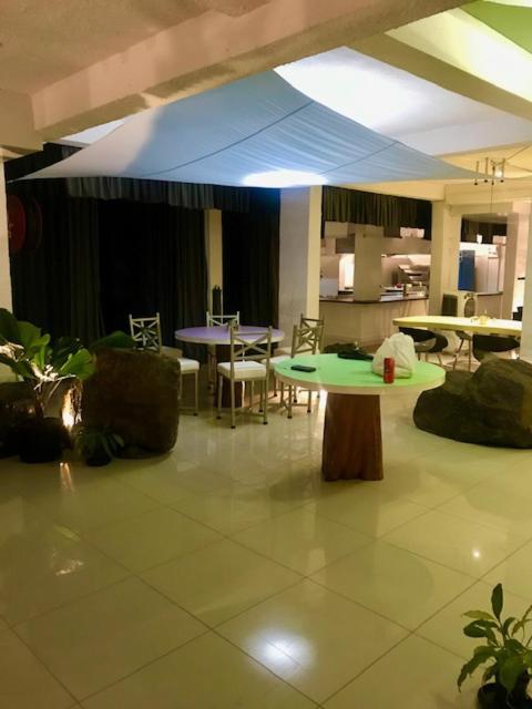 Hotel Niasha à Mangalore Extérieur photo